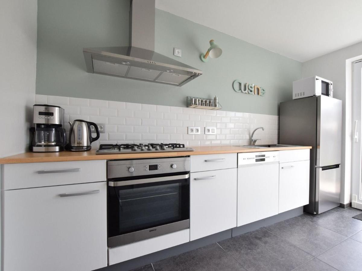 Modern Holiday Home In Bastogne With Fenced Garden Экстерьер фото